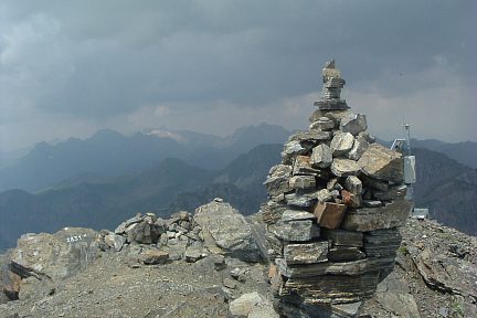 Massif du Néouvielle sous l'orage depuis l'Arbizon