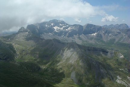 Crête pic de Gerbats - pic de la Munia depuis le Soum des Salettes
