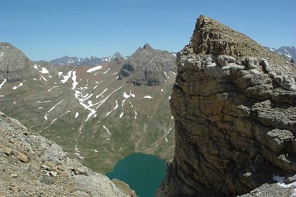 Retenue d'eau de Ip depuis la crête du collado