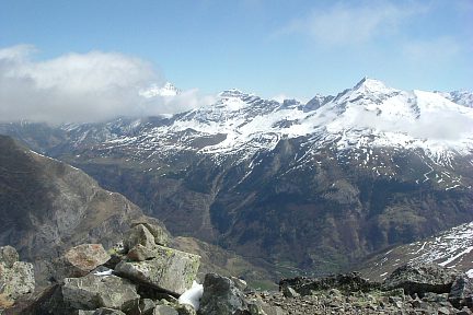 Pic de Lary, 2397 m, avec vue sur le Pimené