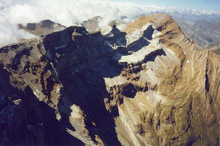 Pic du Marboré (3248 m) : panorama sur le cirque de Gavarnie