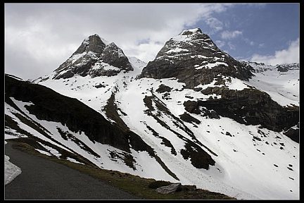En montant vers le cirque de Troumouse