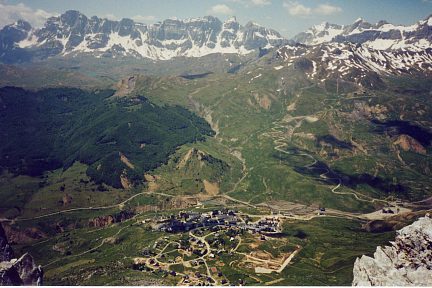 Pena Foratata (2295 m) : vue sur Telera et Formigal