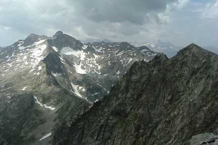 Pic des Trois Conseillers (3039 m) : vue sur les pics Badet, Long et le lac Tourrat