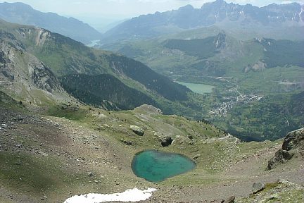 Musales : vue sur les ibones Ciecho, Lanuza, Bubal et le massif de la Telera