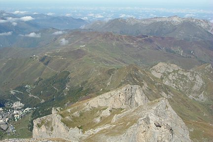 Pic de la Latte de Bazen (2472 m) : crête, pic de Moulle de Jaüt et Gourette
