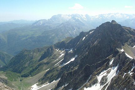 Soum de Moundaut (2526 m) : vue sur le pic de Ger