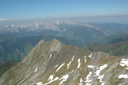 Soum de Moundaut (2526 m) : vue sur les Trois Rois, l'Anie et Lespetouse
