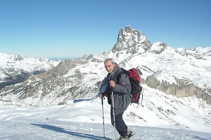 Pic de Canaourouye (2347 m) : vue sur le pic du Midi d'Ossau