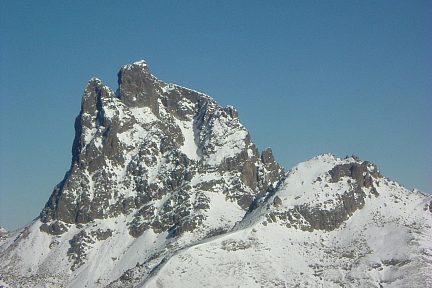 Pic du Midi d'Ossau et pic Peyreget vus du pic de Canaourouye (2347 m)