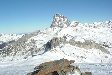 Pic de Canaourouye : vue sur la Gradillère, le Midi d'Ossau et Peyreget