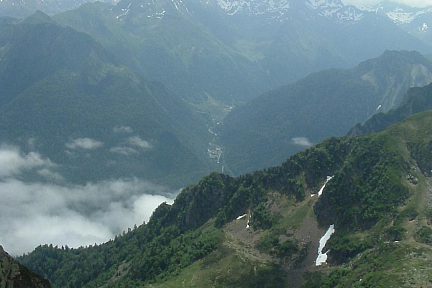 Pic d'Er (2205 m) : vue sur le lac d'Er et le vallon du Soussouéou