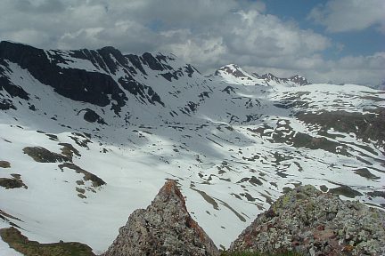 Sommet de Couecq (2012 m) : vue sur les pics d'Arlet, d'Aillary et Rouge