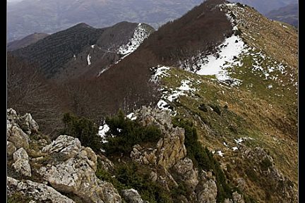 Vue sur le col de Liar depuis le Soum de la Pène