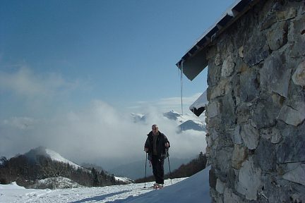 Passage aux Bordes Cabanes (1300 m) vers la crête de Saubajot
