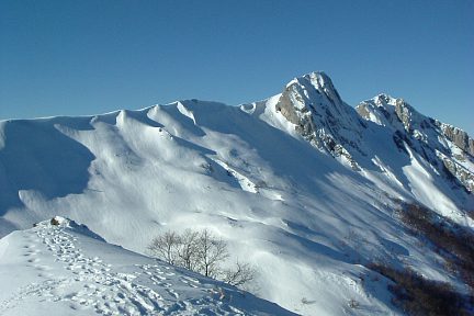 Le Rocher d'Aran vu de la crête de Saubajot (1651 m)