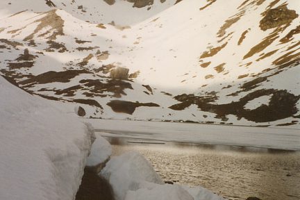 La Table des Trois Rois depuis le lac de Lhurs