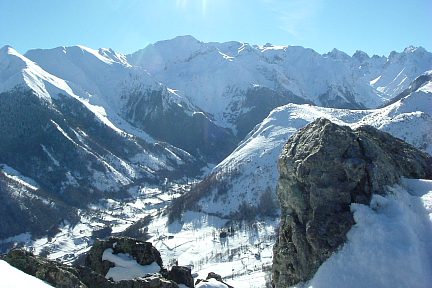 La vallée d'Estaing vue du sommet du pic de Pan (1461 m)