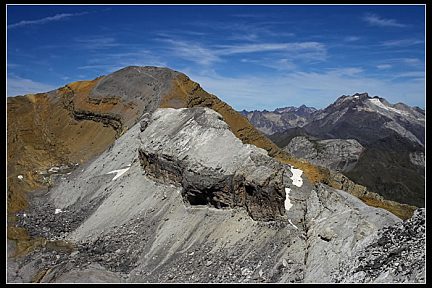 Taillon et brèche de Roland depuis le Casque