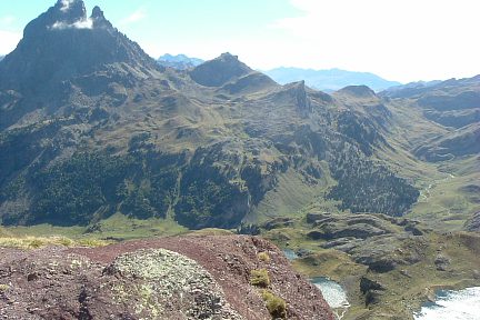 Pic d'Ayous (2288 m) : Midi d'Ossau, Peyreget et lacs d'Ayous