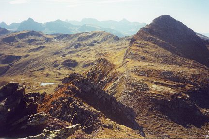 Pic Hourquette (2384 m) : crête Sud vers Bielle et les Moines