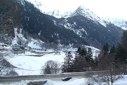 Lac de Fabrèges et pont de la Sagette, vers le pic de Chérue