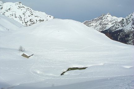 Montée au pic de Chérue : cabane et pic de Cézy