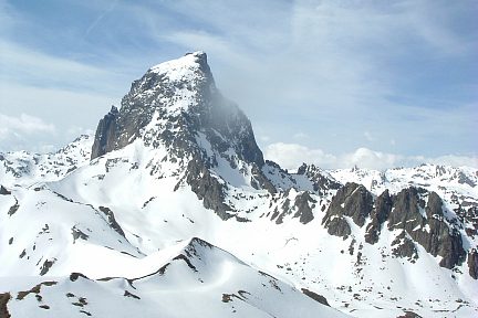 Pic de Chérue (2195 m) : vue sur le pic du Midi d'Ossau