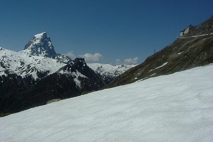 Pic de la Sagette : gare d'Artouste et Midi d'Ossau
