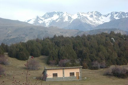 Refuge Telera (1550 m) en montant vers l'ibon de Piedrafita