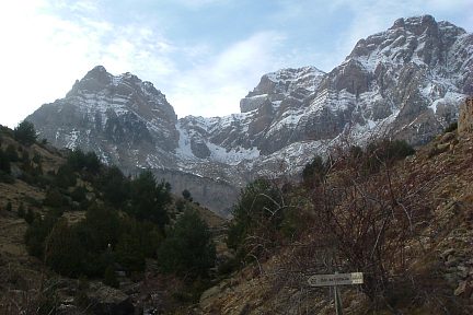 Sentier de l'ibon de Piedrafita et la Pena Telera