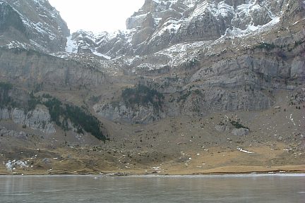 Ibon de Piedrafita (1602 m) gelé