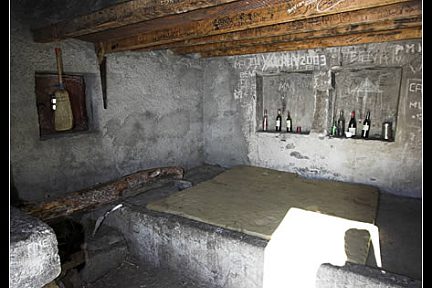 Intérieur de la cabane d'Aygues Cluses - vue 2