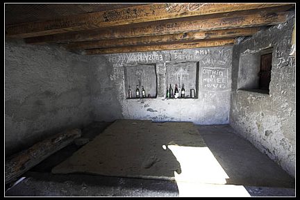 Intérieur de la cabane d'Aygues Cluses - vue 3