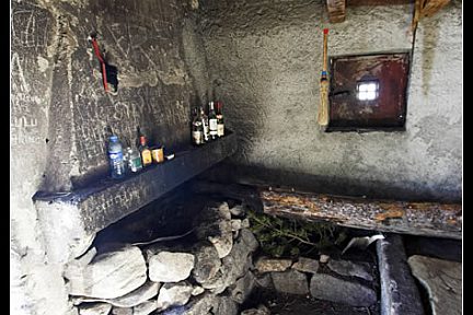 Intérieur de la cabane d'Aygues Cluses - vue 4