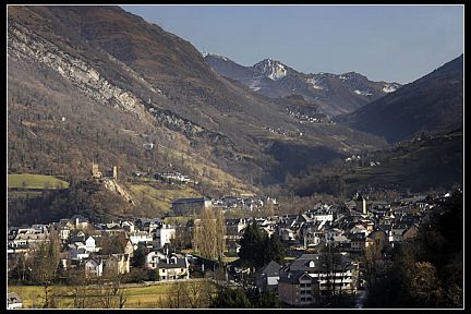 Luz-Saint-Sauveur vue depuis la route de Luz Ardiden