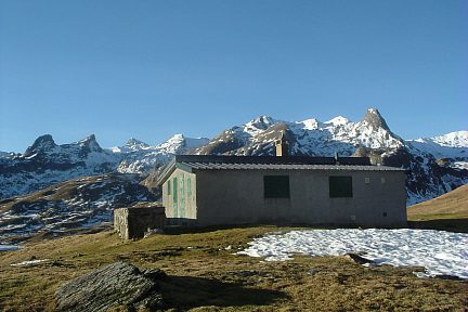 Cabane Sénescau (1812 mètres)