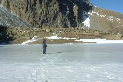 Promenade sur le lac de Pombie glacé