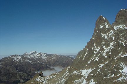 Petit pic du Midi d'Ossau et le pic de Sesques