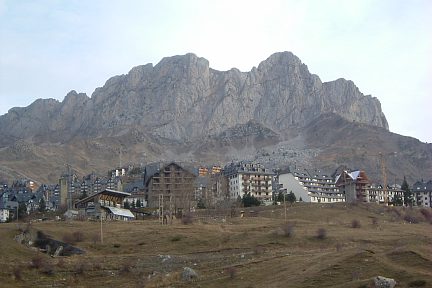 Pena Foratata au-dessus de Formigal