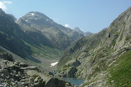 Lacs de Rémoulis (2017-2019 m) sous le Port de la Peyre Saint-Martin