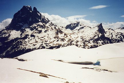 Lac du Miey (1914 m) : pic du Midi d'Ossau, Peyreget et sa Pène