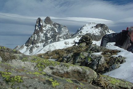 Pics du Midi d'Ossau et Peyreget depuis le sommet Sud du col des Arazures (2213 m)