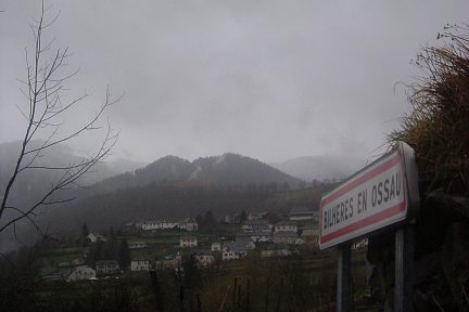 Route D294 vers le Bénou par la vallée d'Ossau