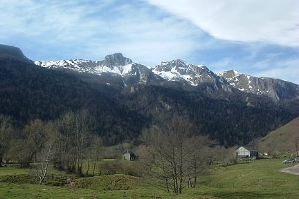Sommets bordant le Bénou depuis le plateau de Roland