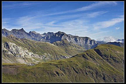 Pic de Tentes et col de Tentes depuis le sentier qui monte au refuge