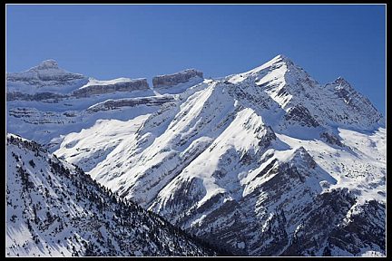 Taillon, Casque, Brèche de Roland depuis le refuge des Espuguettes.