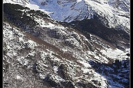 Les Astzaous depuis le sentier des Gypaètes