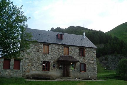 Refuge de Viados (1760 m) sur le GR 11