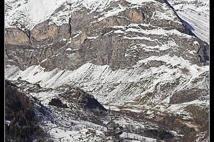 Gavarnie depuis le sentier du refuge des Espuguettes